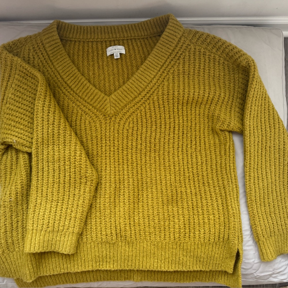Women's V-neck Sweater